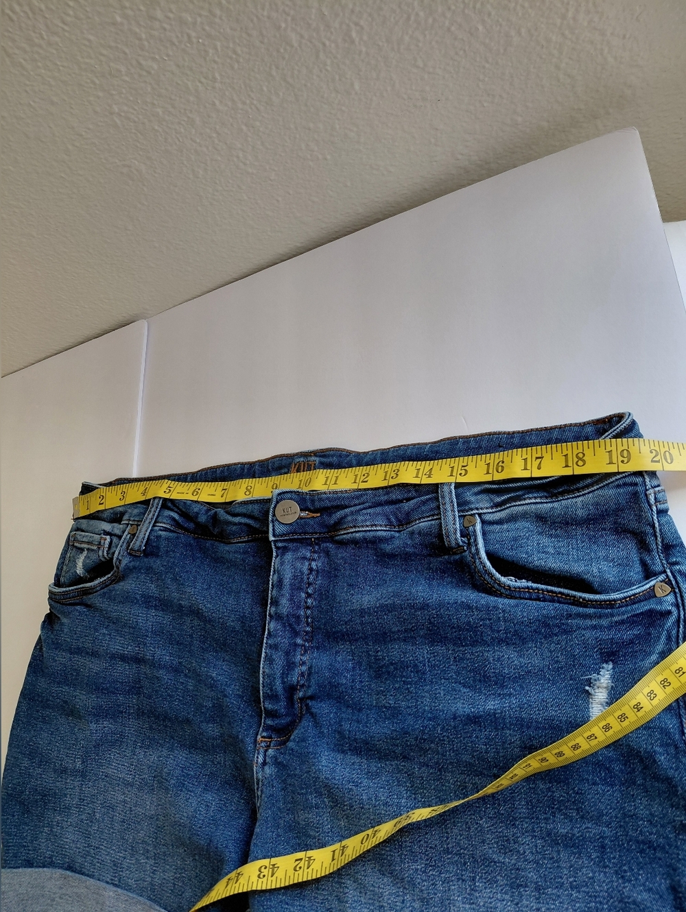 kut From The Kloth- Women's 20W Blue Denim Boyfriend Short. Stretch - Picture 4 of 10